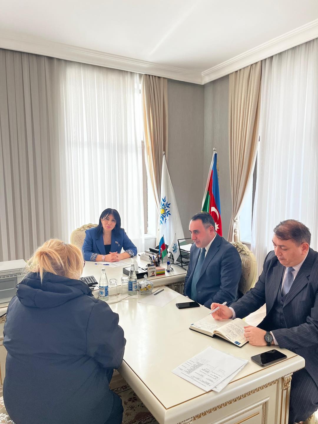 Deputat Elnarə Akimova vətəndaşlarla növbəti qəbulu keçirdi (FOTO)